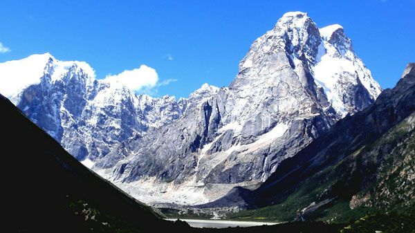 郭布扎西塔杰十三峰