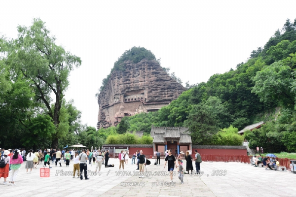 麦积山石窟